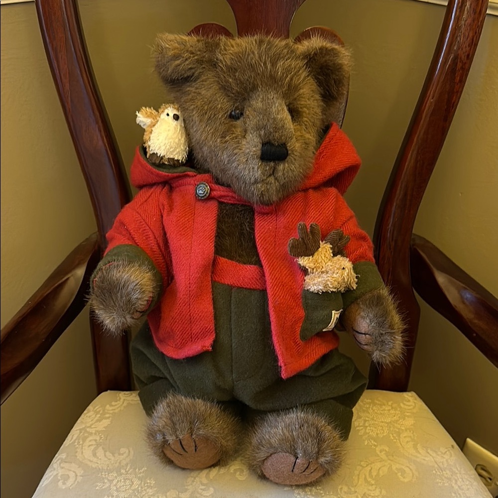 Gorgeous 2001 Boyds Bears 16” jointed Redford T Woodsbeary teddy bear